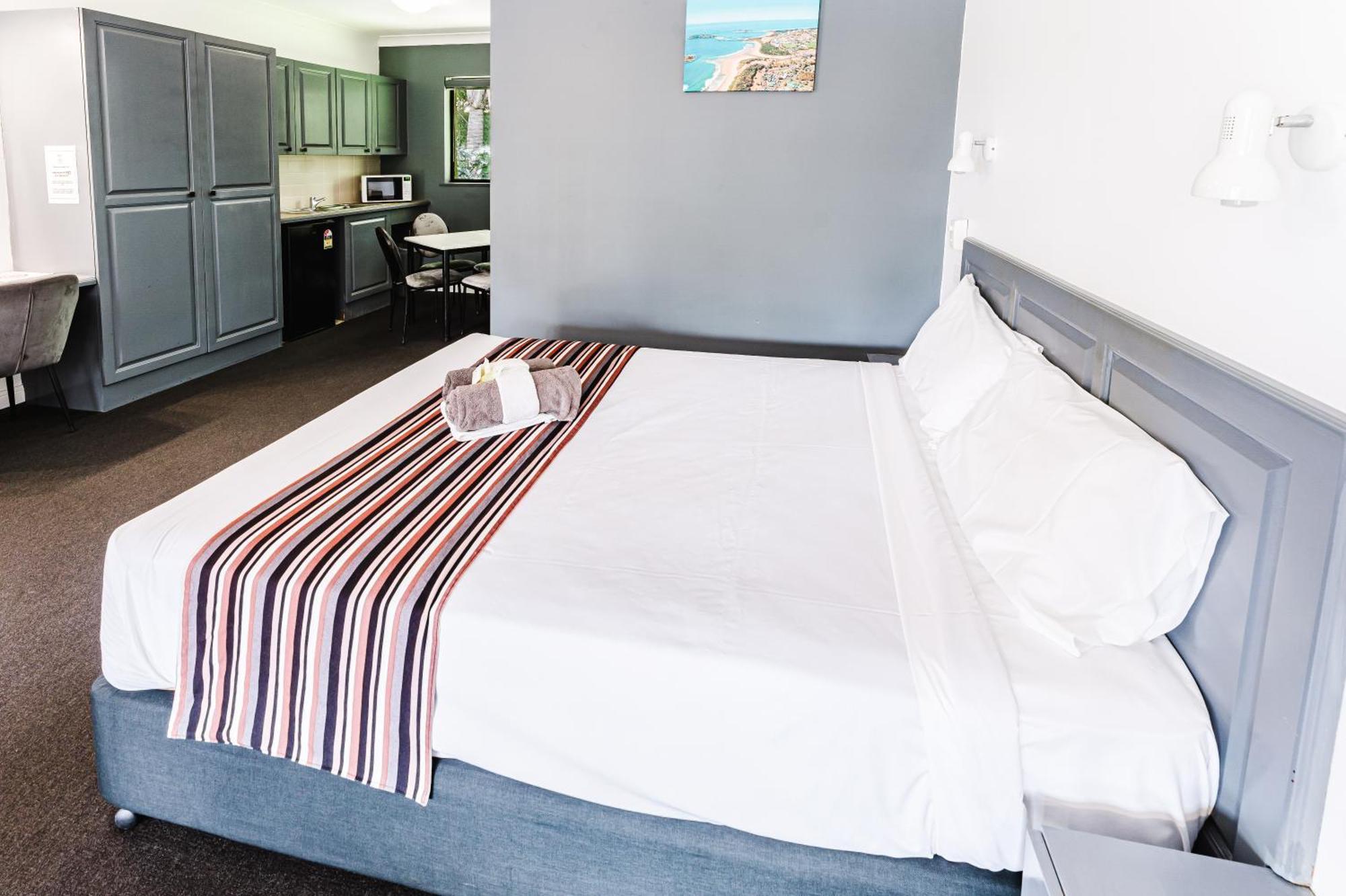 Country 2 Coast Motor Inn كوفس هاربور المظهر الخارجي الصورة