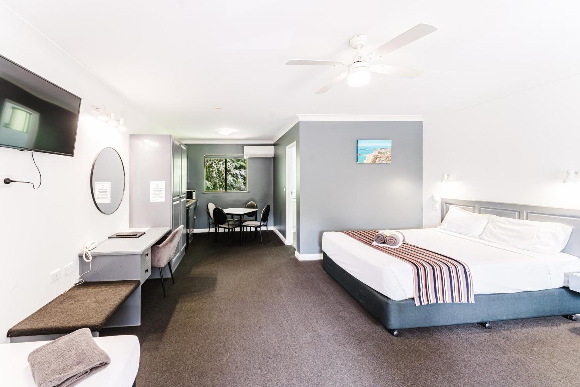 Country 2 Coast Motor Inn كوفس هاربور المظهر الخارجي الصورة