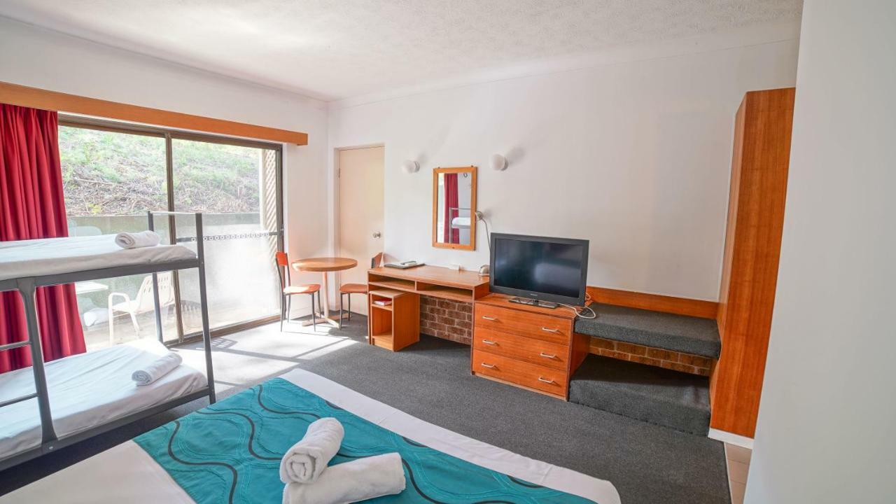 Country 2 Coast Motor Inn كوفس هاربور المظهر الخارجي الصورة