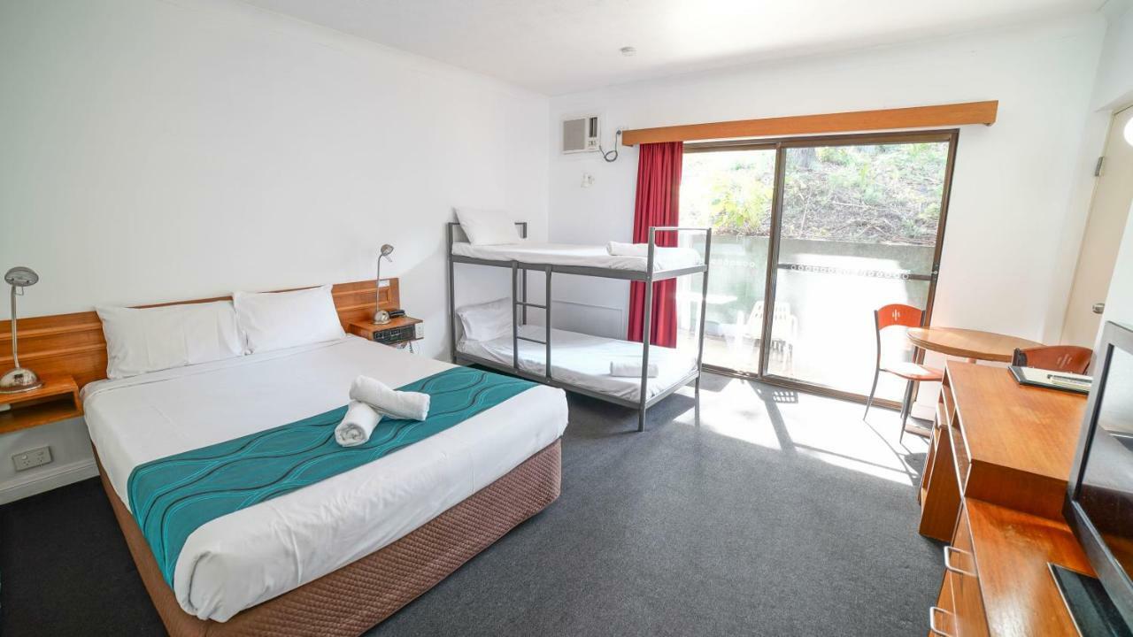 Country 2 Coast Motor Inn كوفس هاربور المظهر الخارجي الصورة