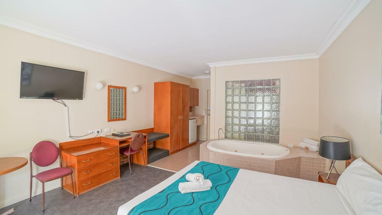 Country 2 Coast Motor Inn كوفس هاربور المظهر الخارجي الصورة