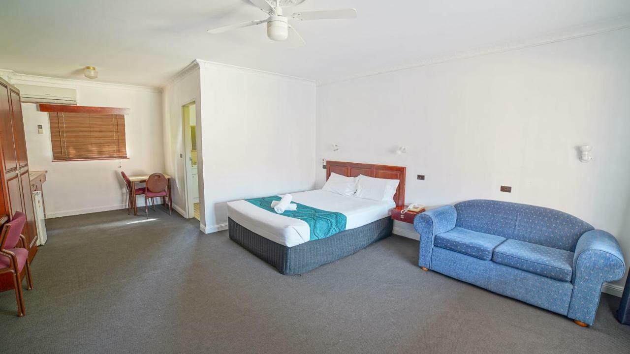 Country 2 Coast Motor Inn كوفس هاربور المظهر الخارجي الصورة